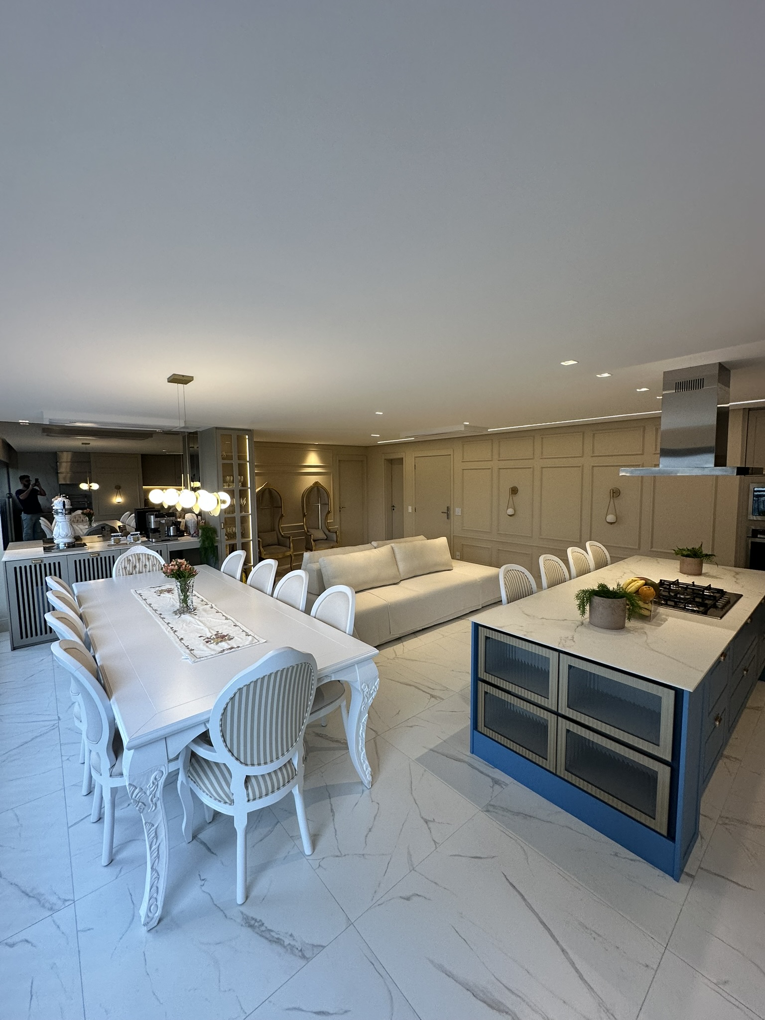 Sala e cozinha com ilha